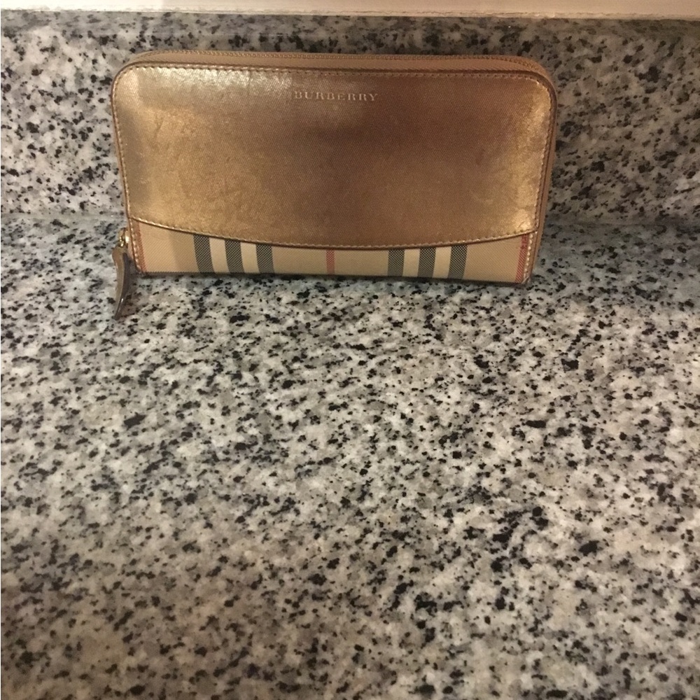Burberry Gold and Beige Check Clutch - Picture 3 of 12